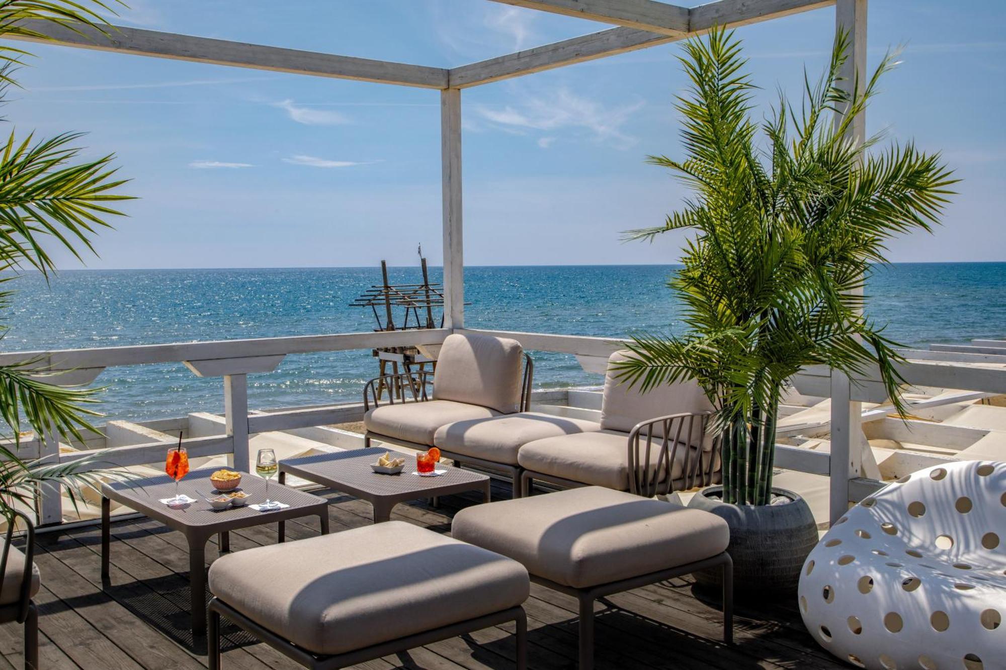 לטינה Hotel Tirreno מראה חיצוני תמונה